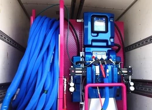 スプレー防水施工に使用する機械