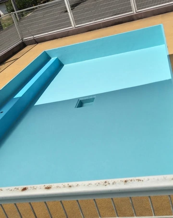 プール防水改修工事